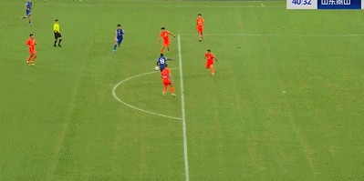 王大雷尴尬一战！被对手角球破门，送点+扑点脱手，仰面长叹